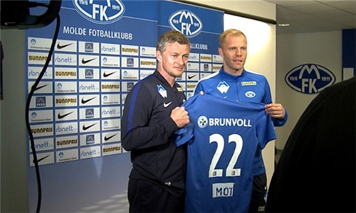 库库：切尔西在逐步走上正轨；在国家队走过的路不容易（库库：切尔西一步步回归正轨；国家队之路并不轻松）