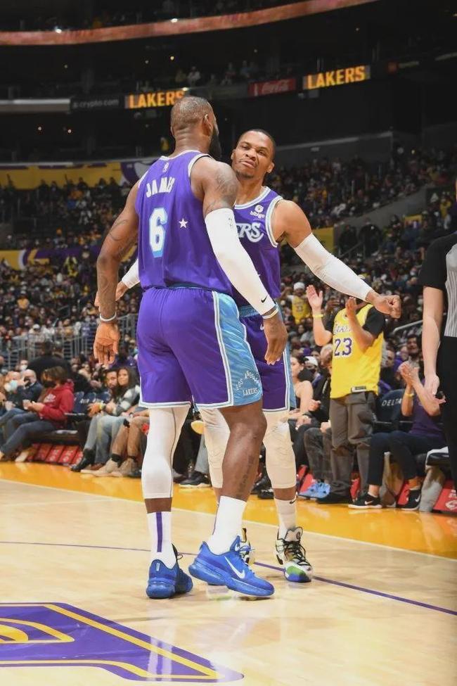 意媒：年薪300万欧的麦肯尼希望涨薪续约，但尤文不愿意接受（意媒：麦肯尼盼加薪续约，尤文不接受，现年薪300万欧）