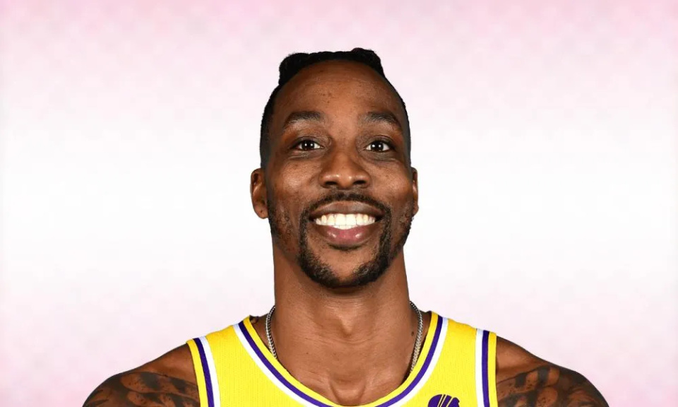 今晚会上吗？记者：姆巴佩赛前没和其他替补球员一起热身（今晚会出场吗？记者称姆巴佩赛前未与其他替补共同热身）