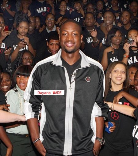 雷迪克谈社媒时代执教：球员活在评论里，保持稳定颇具挑战（雷迪克：社媒时代执教不易，球员沉浸评论致稳定更难）