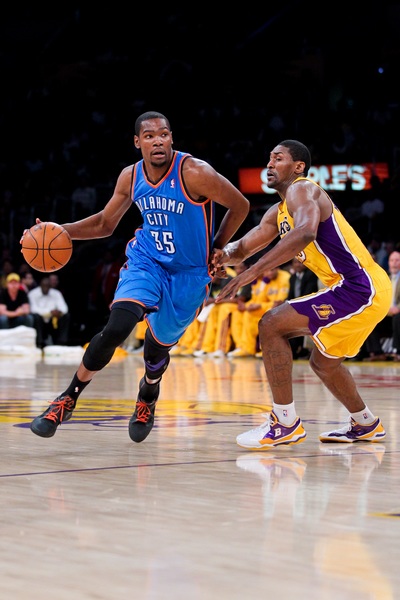 2025中足联颁奖会：国安前锋法比奥获中超最佳射手奖（中足联2025颁奖典礼：国安前锋法比奥荣膺中超金靴）