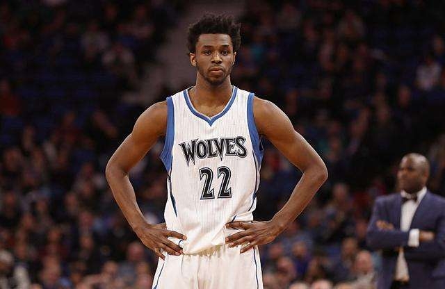 2025南宁马拉松 开场舞太燃了！（2025南宁马拉松：开场舞燃爆全场！）