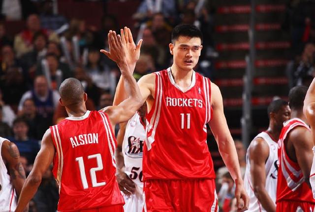 足球报：邵佳一有四大特质被认可，熟悉足协和国字号工作（足球报：邵佳一四大特质获肯定，熟悉足协与国字号事务）