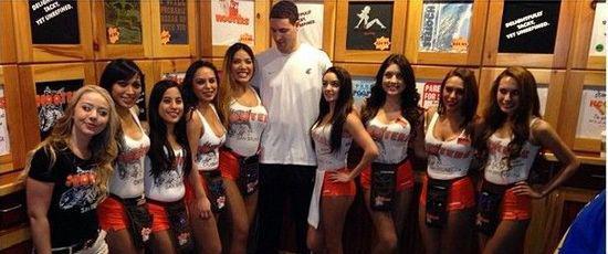 雄鹿击败篮网结束尴尬7连败&同时送篮网4连败（雄鹿力克篮网止住7连颓，同时送篮网遭遇4连败）