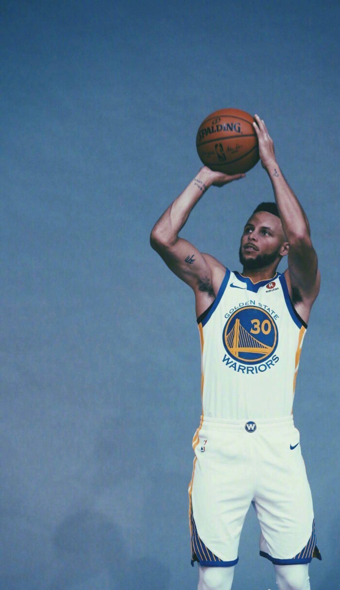 尹鸿博告别信：膝盖和小腿肌无法承受梦想之重，未来会做青训（尹鸿博告别：膝盖与小腿肌难负逐梦之重，未来投身青训）