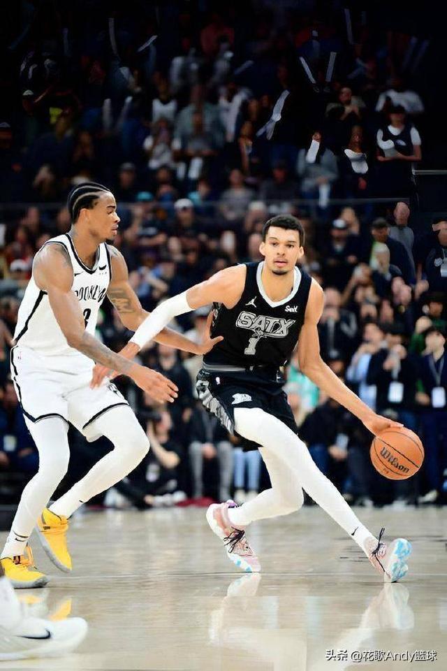 从替补到主力，他靠努力逆袭（他凭努力从替补跃升为主力）